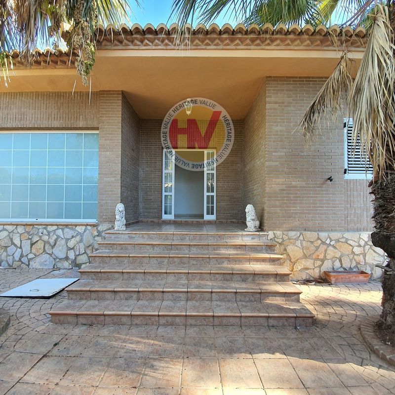 Casa en alquiler Paterna, Valencia. Ref: 3917. HERITAGE VALUE