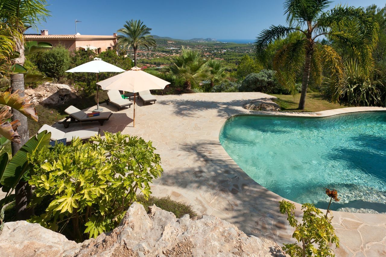 House in Santa Eularia des Riu - Image 3