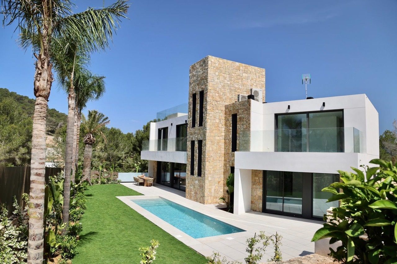 House in Cap Martinet - view 1