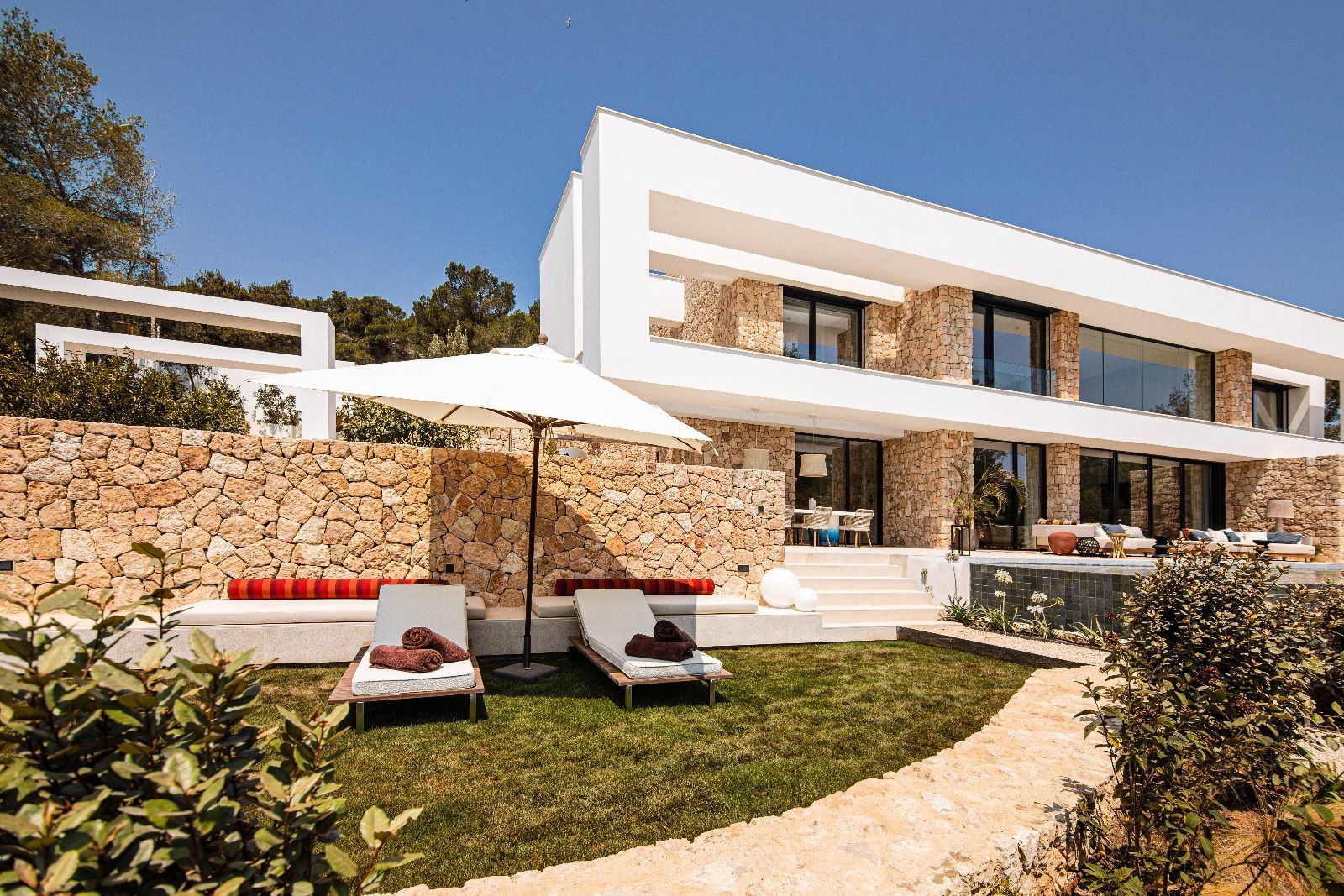 House in Santa Eularia des Riu - Image 3