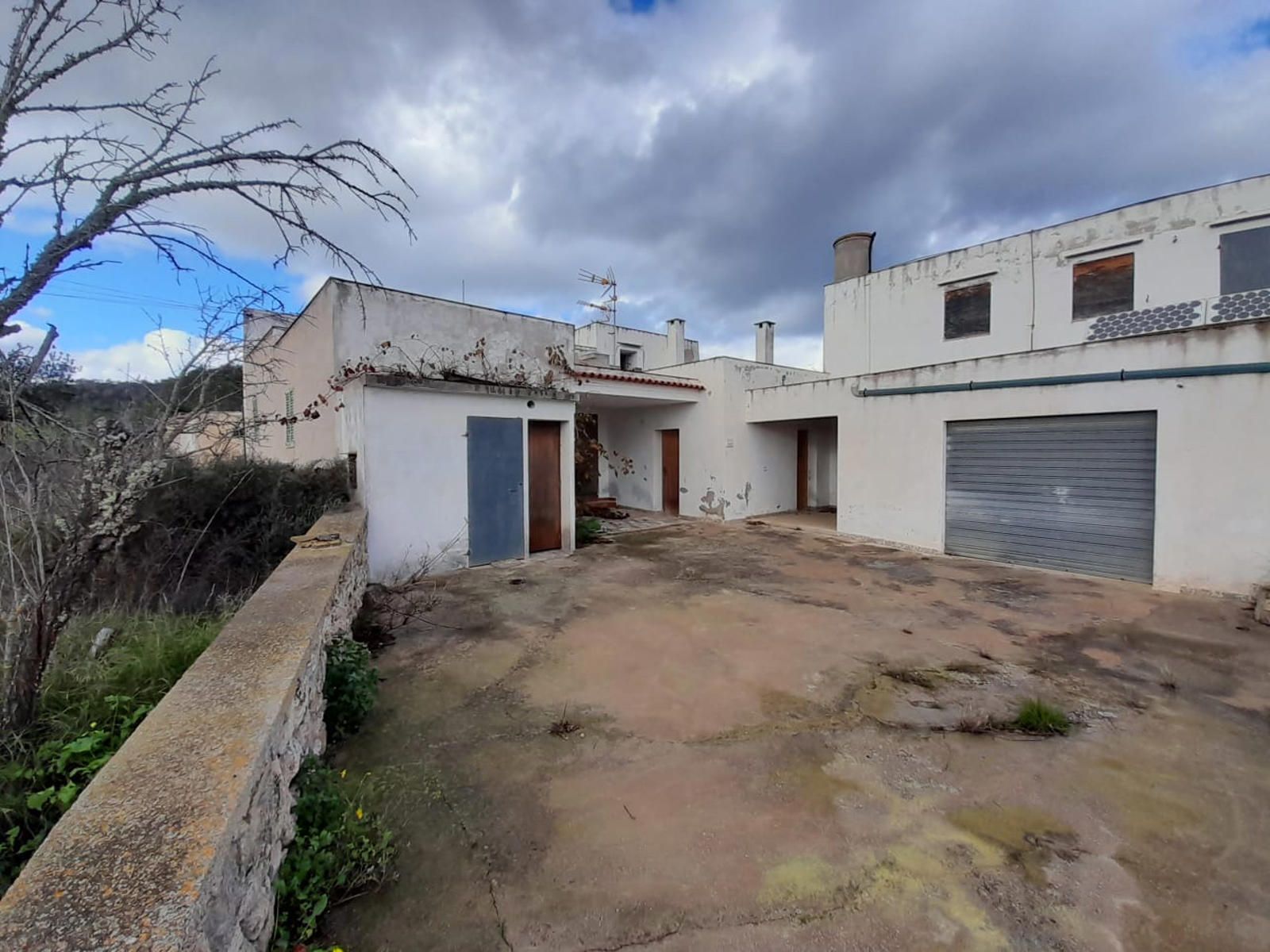 House in San Antonio De Portmany
 - view 1