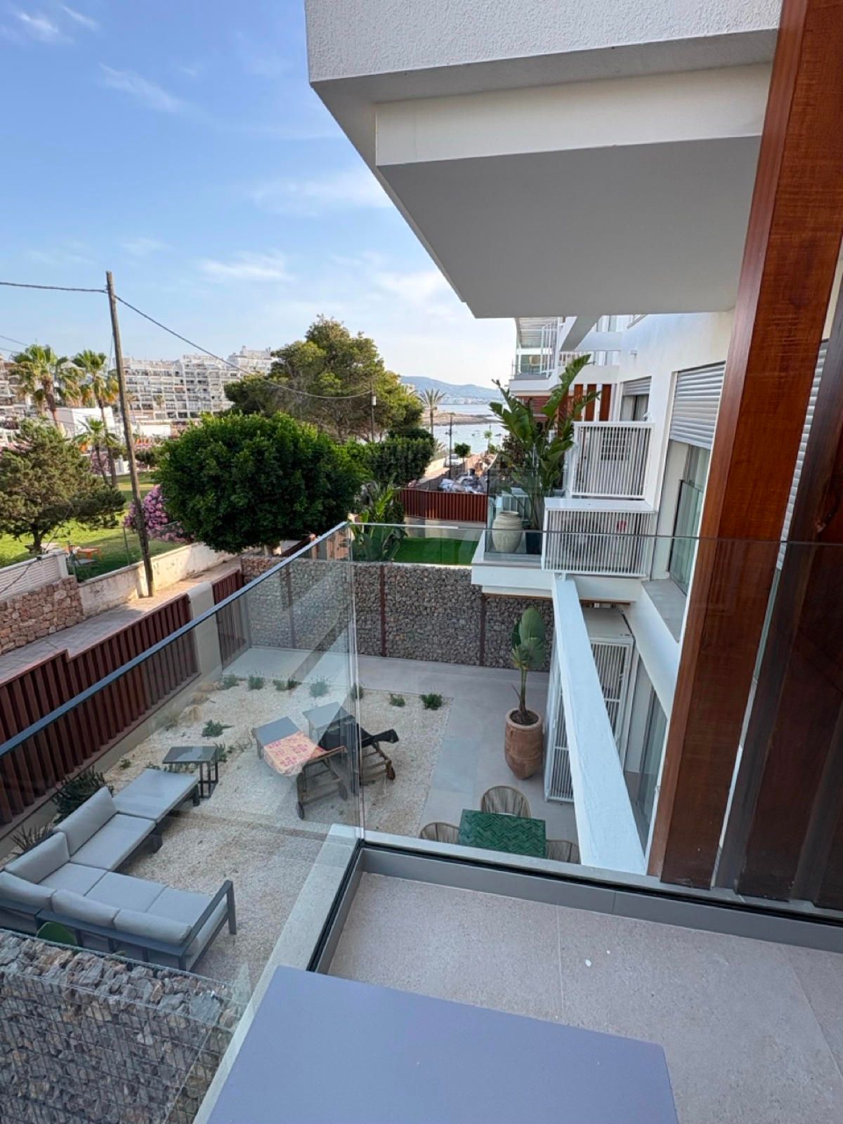 Apartment in Sant Antoni de Portmany - Image 2