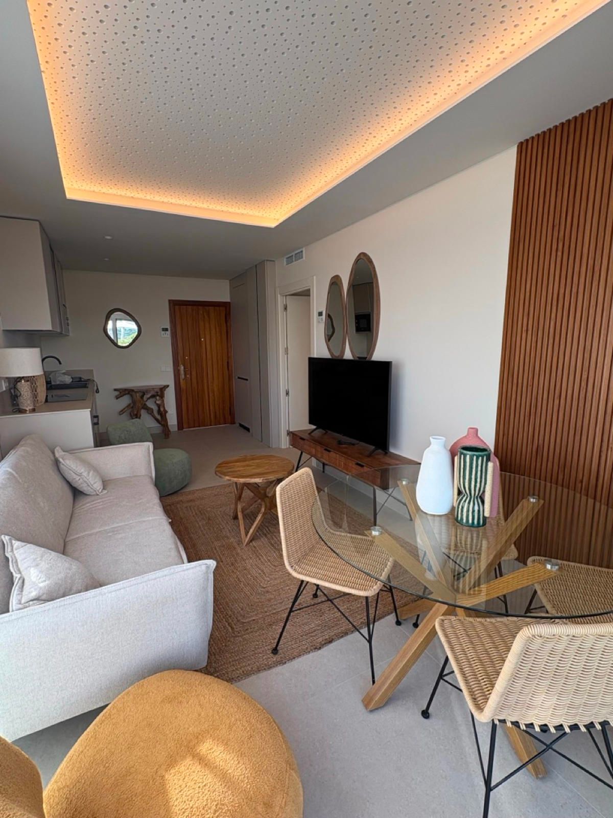 Apartment in Sant Antoni de Portmany - Image 2