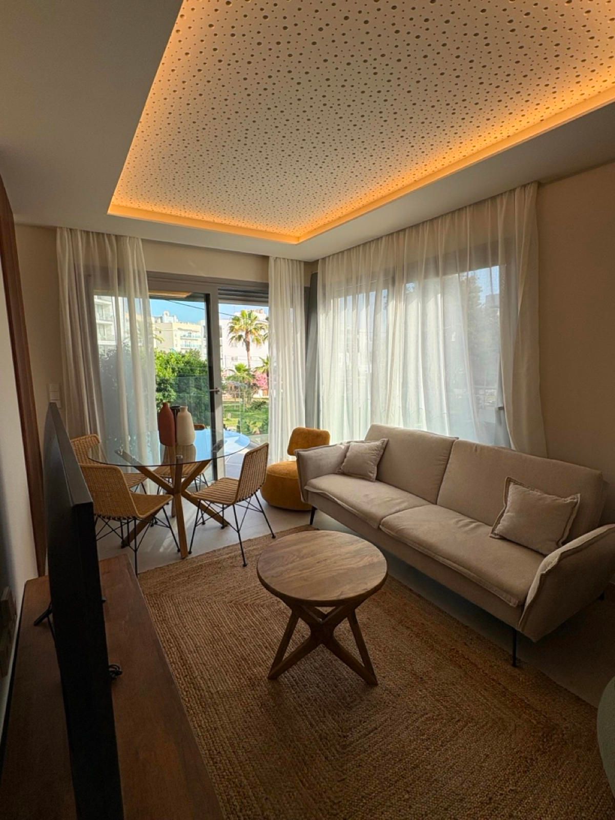 Apartment in Sant Antoni de Portmany - Image 3