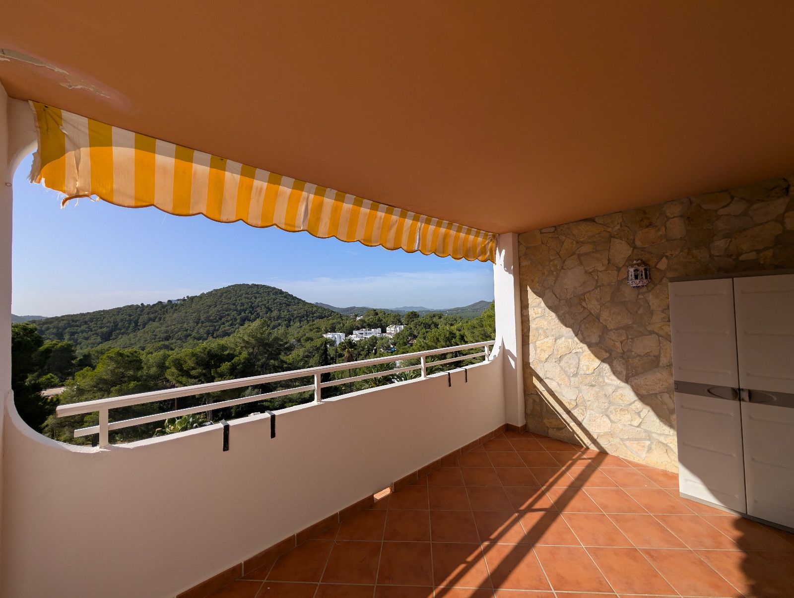 Penthouse in Santa Eularia des Riu - Image 3