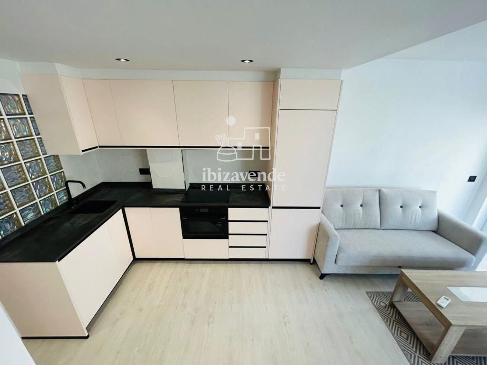 Appartement te huur Sant Antoni de Portmany, Baleares. Ref: 4562. Ibizavende