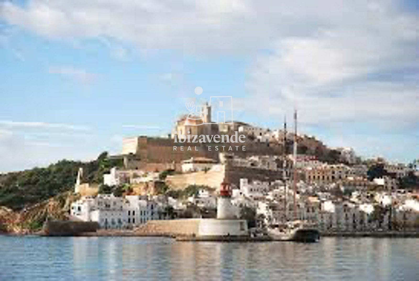 Enkelvoudig gebouw te koop Santa Eularia des Riu, Baleares. Ref: 4608. Ibizavende