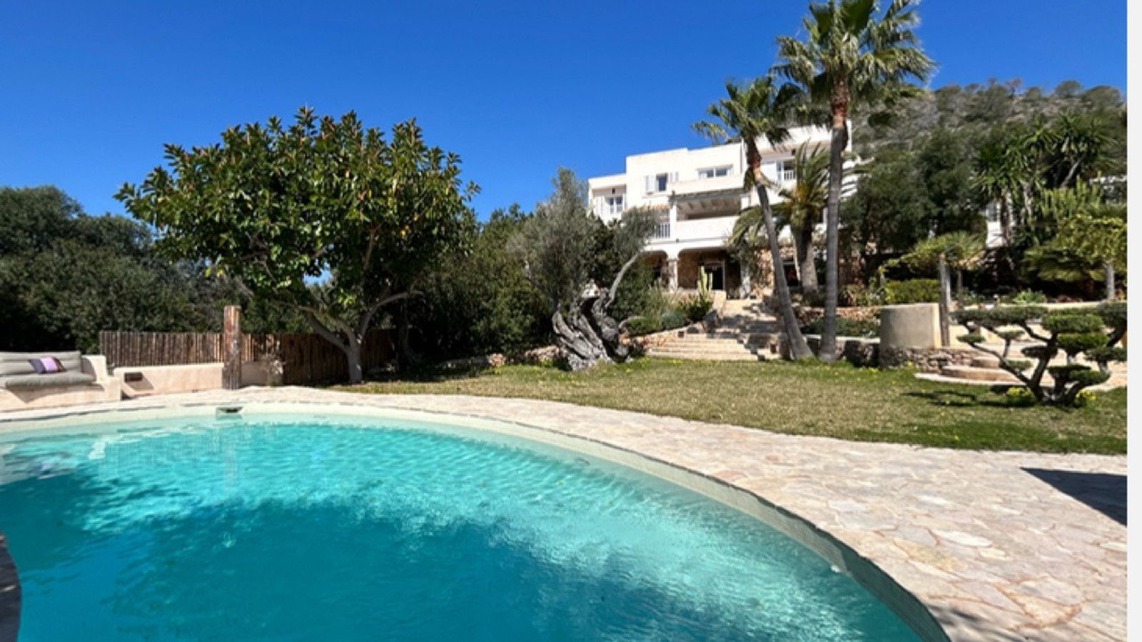 Villa in San Jordi De Ses Salines - Image 3