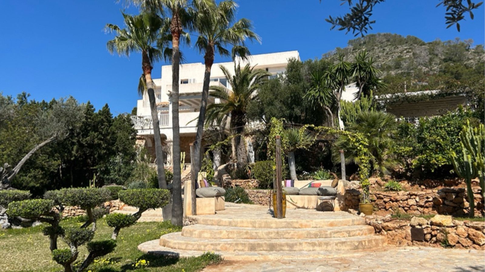 Villa in San Jordi De Ses Salines - view 1