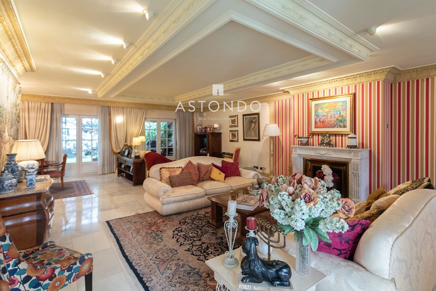 Detached villa for sale in Conde Orgaz with 4 bedrooms, 5 bathrooms, a swimming pool, and a garden. - Foto 8
