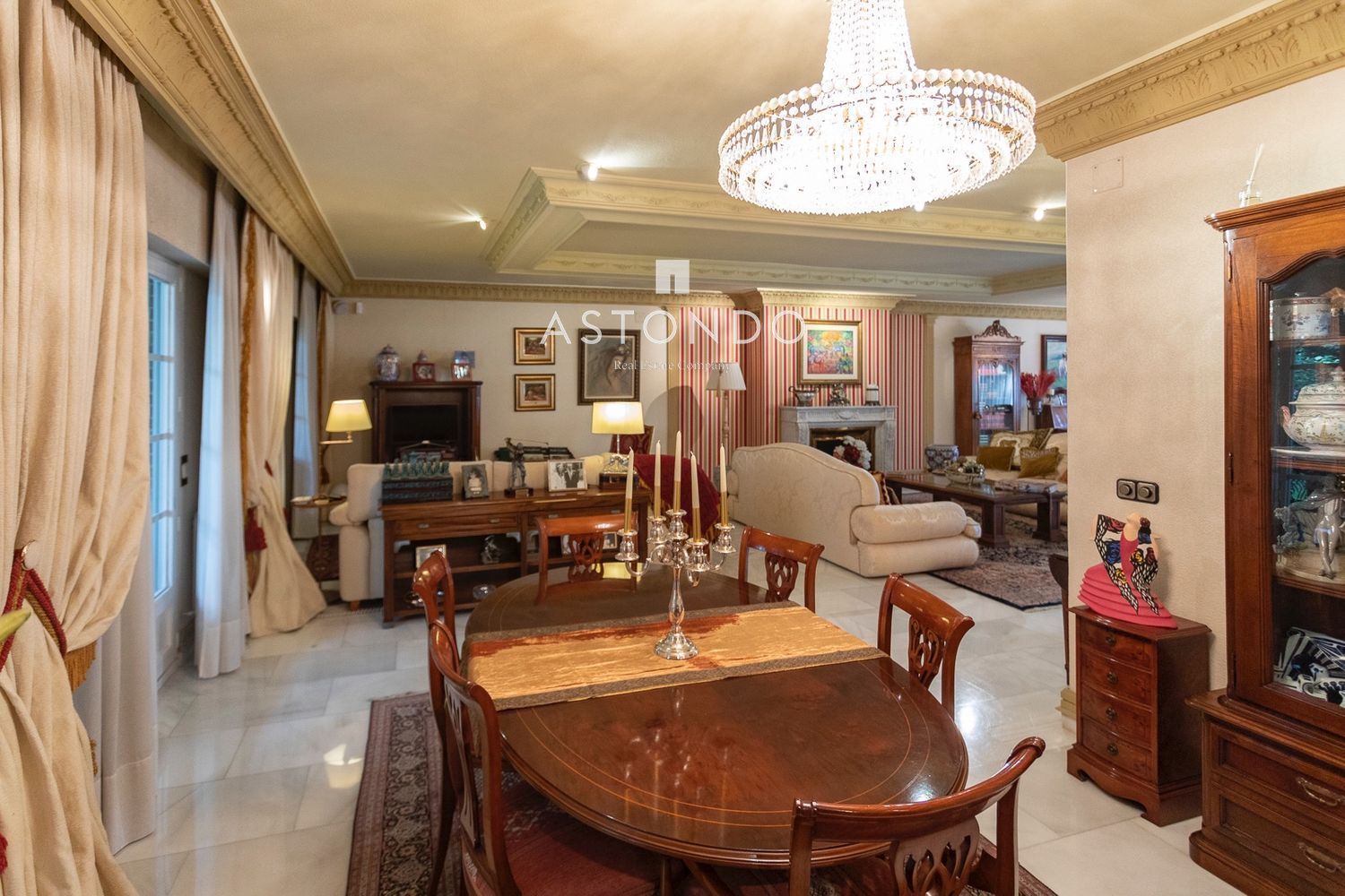 Detached villa for sale in Conde Orgaz with 4 bedrooms, 5 bathrooms, a swimming pool, and a garden. - Foto 10