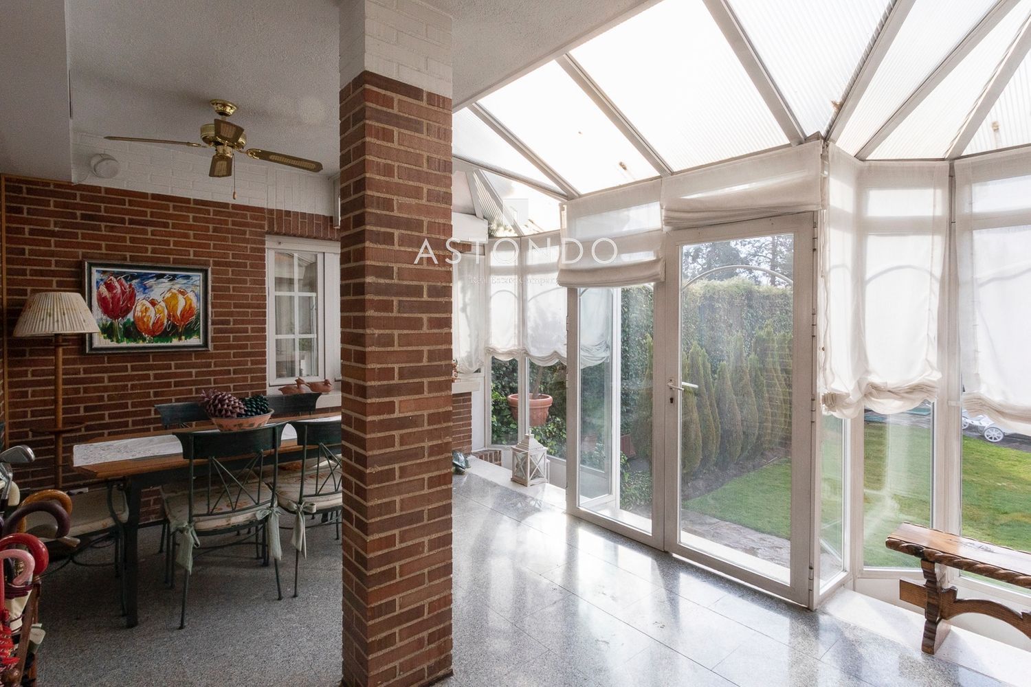 Detached villa for sale in Conde Orgaz with 4 bedrooms, 5 bathrooms, a swimming pool, and a garden. - Foto 16