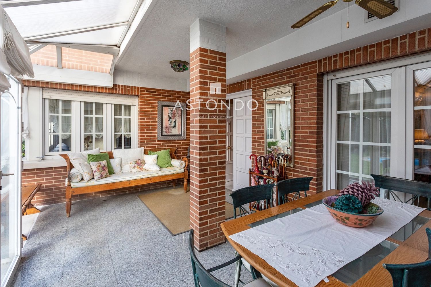 Detached villa for sale in Conde Orgaz with 4 bedrooms, 5 bathrooms, a swimming pool, and a garden. - Foto 20