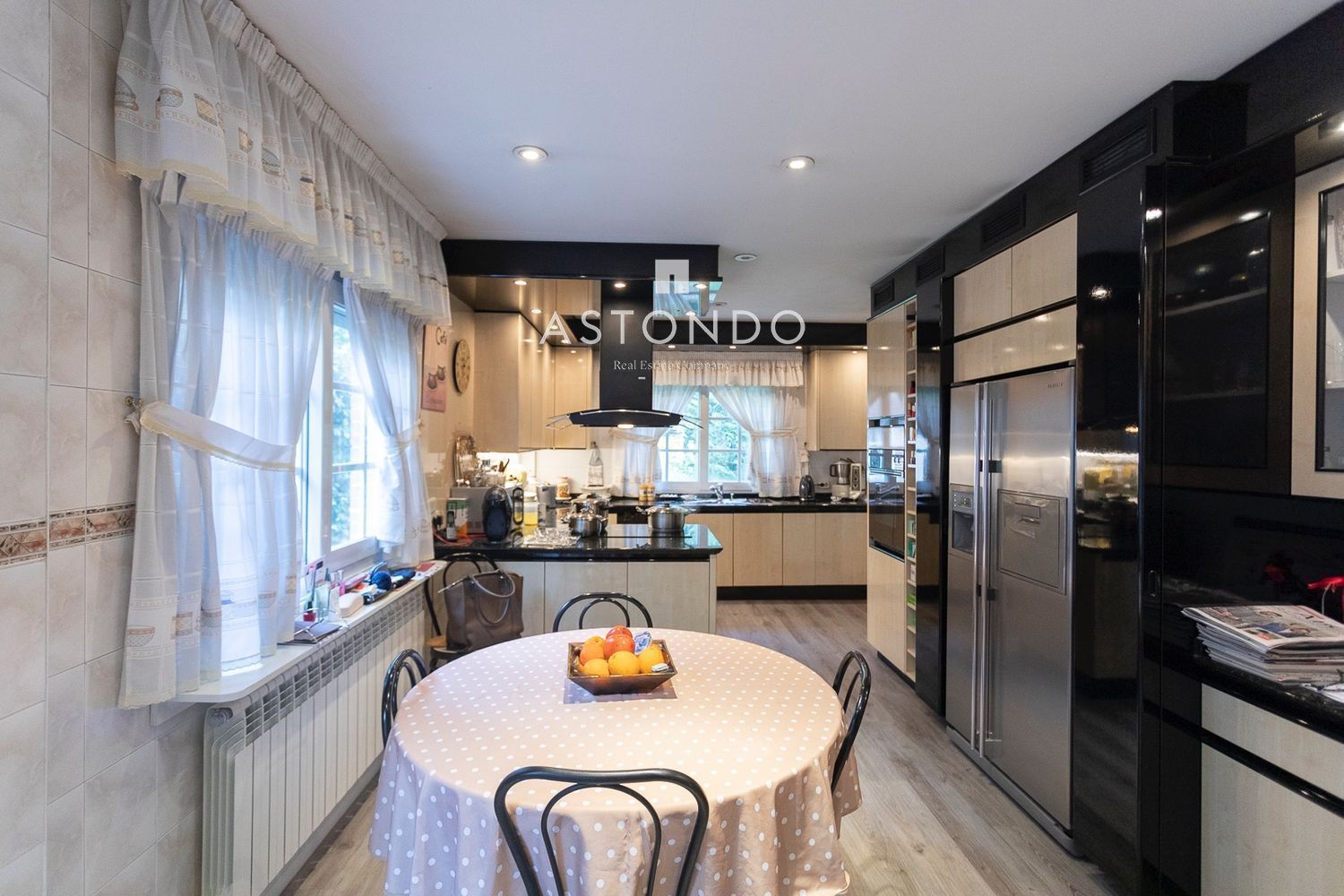 Detached villa for sale in Conde Orgaz with 4 bedrooms, 5 bathrooms, a swimming pool, and a garden. - Foto 24