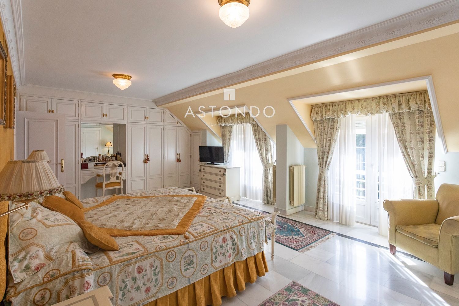 Detached villa for sale in Conde Orgaz with 4 bedrooms, 5 bathrooms, a swimming pool, and a garden. - Foto 30