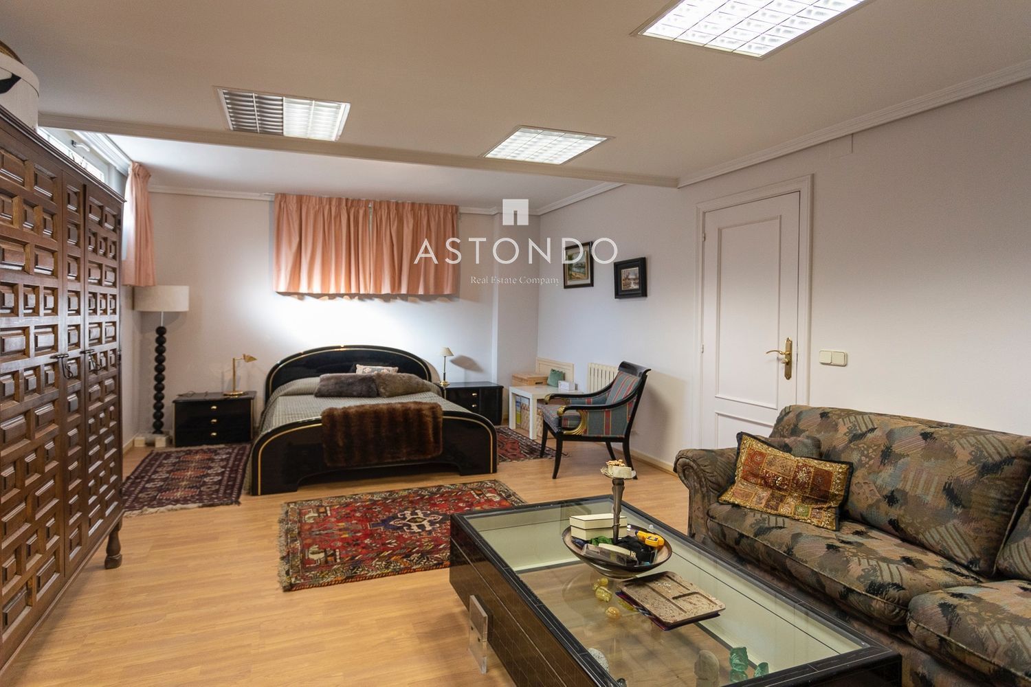 Detached villa for sale in Conde Orgaz with 4 bedrooms, 5 bathrooms, a swimming pool, and a garden. - Foto 45