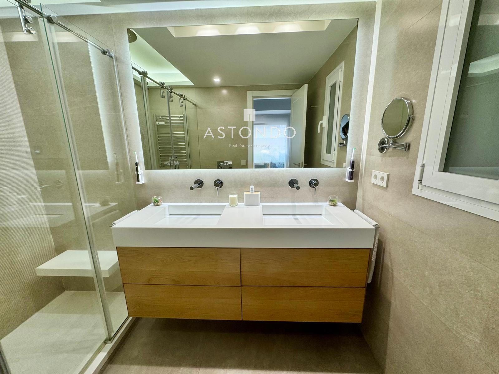 An extraordinary 4-bedroom, 2-bathroom apartment is for sale in Chamartín. Includes garage and storage room. - Foto 4