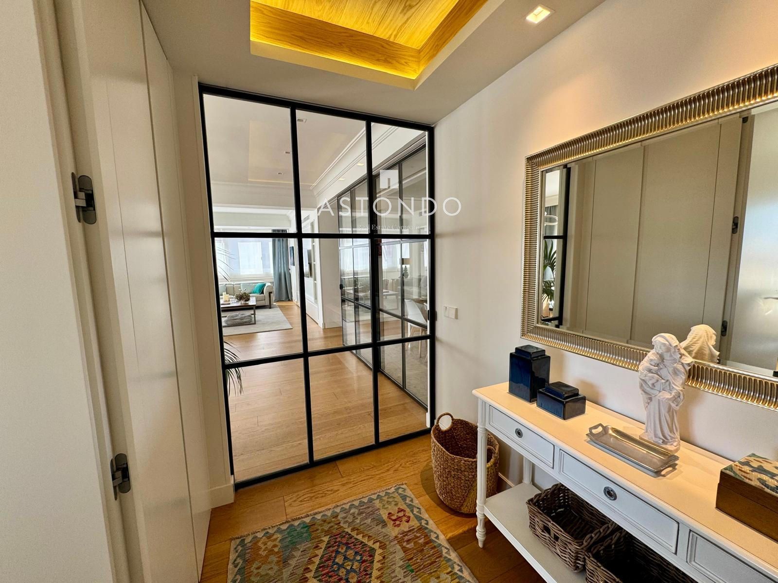 An extraordinary 4-bedroom, 2-bathroom apartment is for sale in Chamartín. Includes garage and storage room. - Foto 5