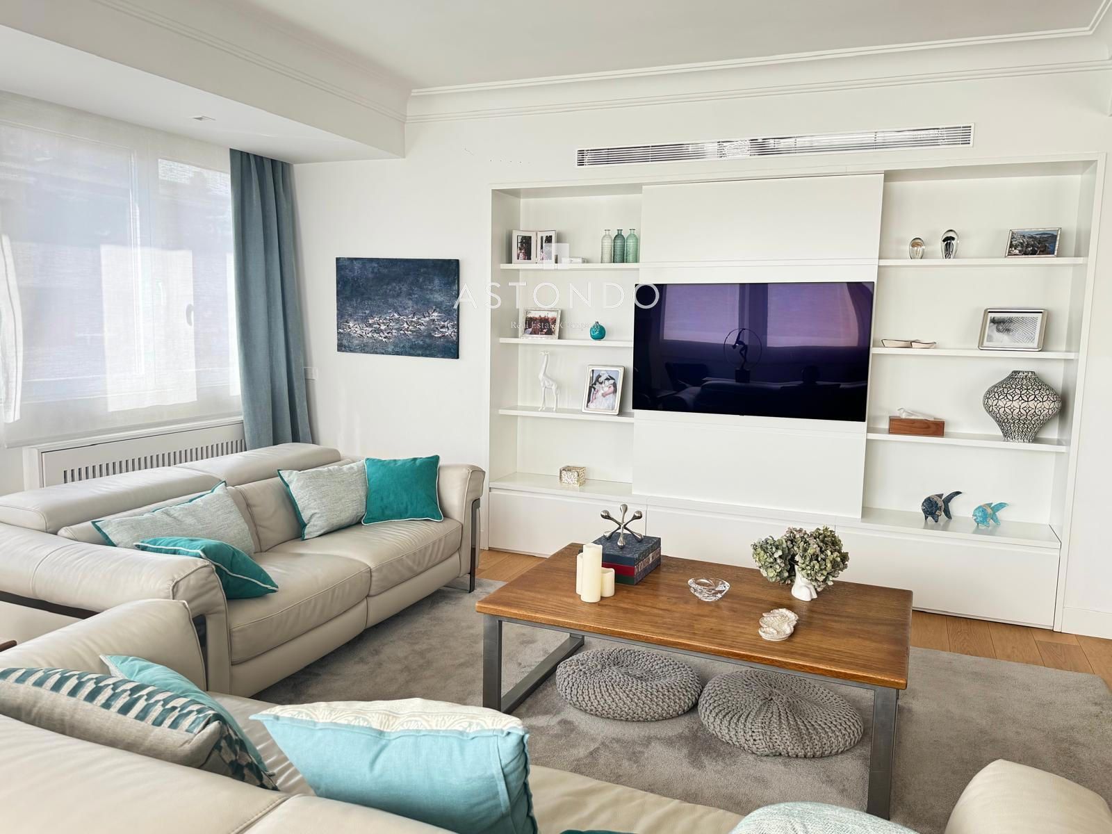 An extraordinary 4-bedroom, 2-bathroom apartment is for sale in Chamartín. Includes garage and storage room. - Foto 9