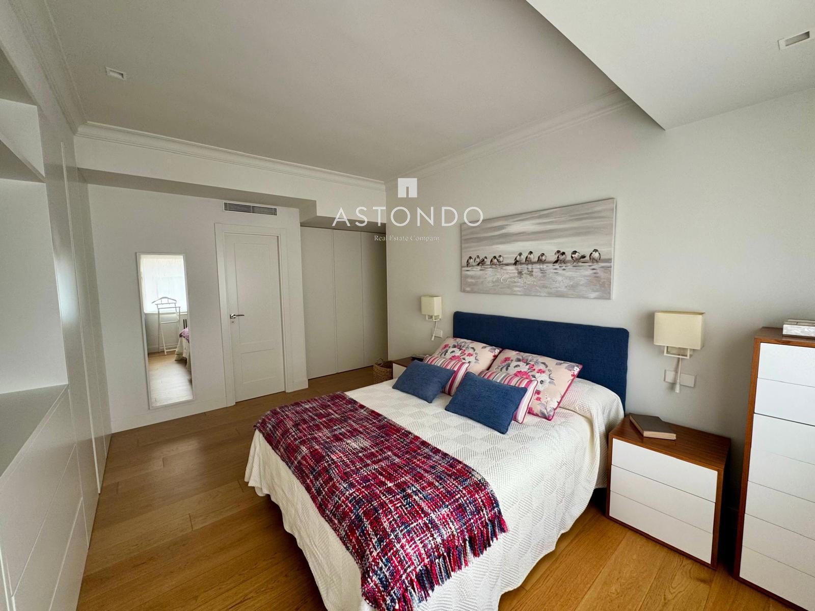 An extraordinary 4-bedroom, 2-bathroom apartment is for sale in Chamartín. Includes garage and storage room. - Foto 13