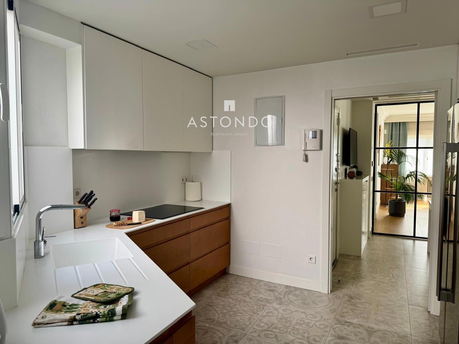 An extraordinary 4-bedroom, 2-bathroom apartment is for sale in Chamartín. Includes garage and storage room. - Foto 17