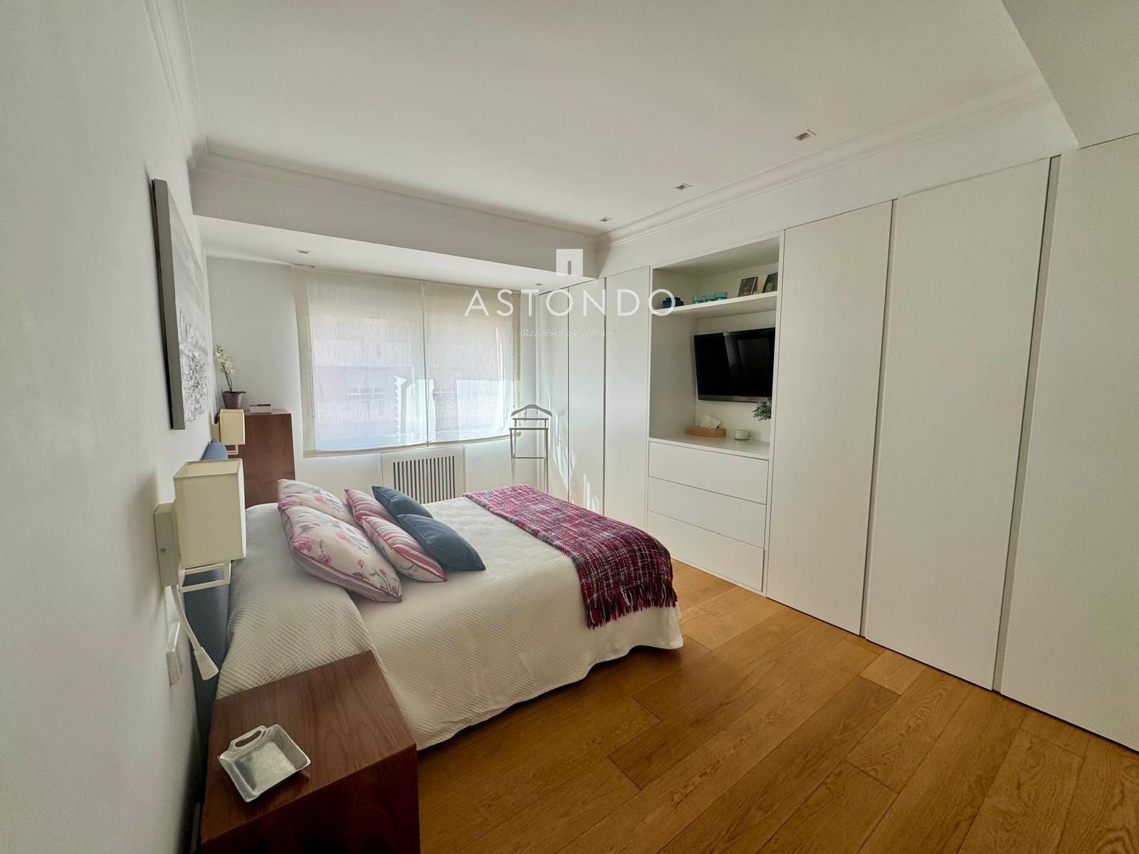 An extraordinary 4-bedroom, 2-bathroom apartment is for sale in Chamartín. Includes garage and storage room. - Foto 28