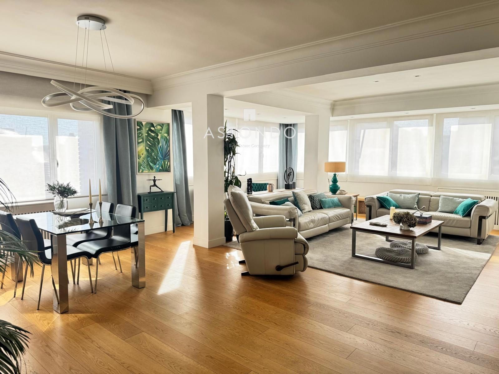 An extraordinary 4-bedroom, 2-bathroom apartment is for sale in Chamartín. Includes garage and storage room. - Foto 31