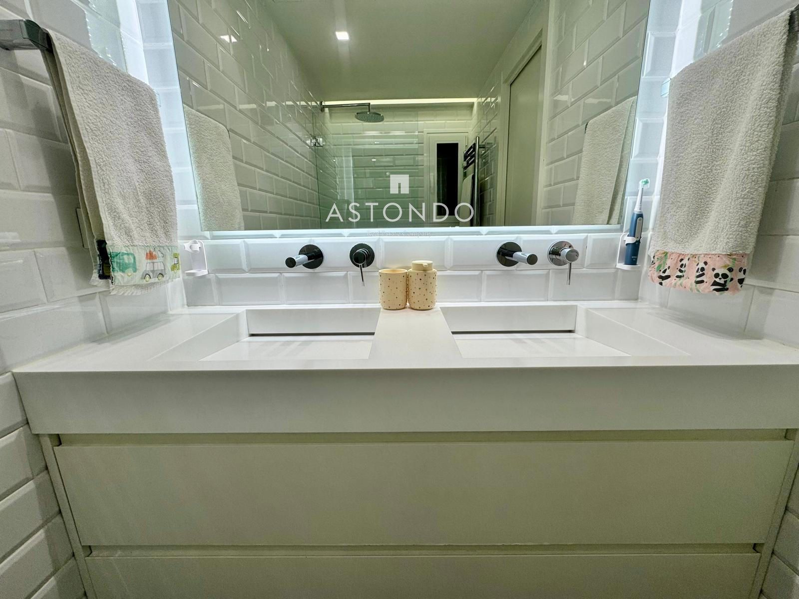 An extraordinary 4-bedroom, 2-bathroom apartment is for sale in Chamartín. Includes garage and storage room. - Foto 35