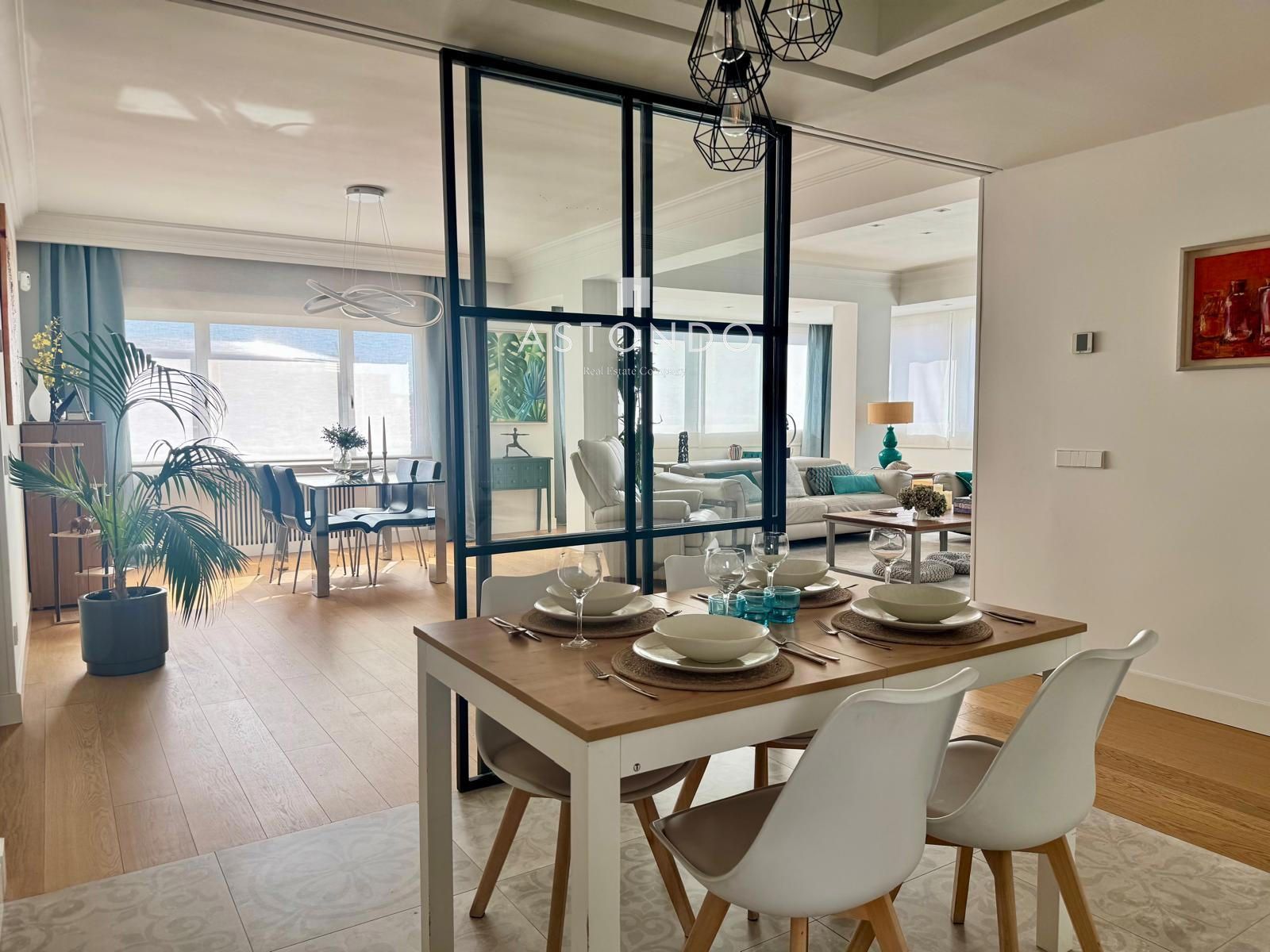 An extraordinary 4-bedroom, 2-bathroom apartment is for sale in Chamartín. Includes garage and storage room. - Foto 37