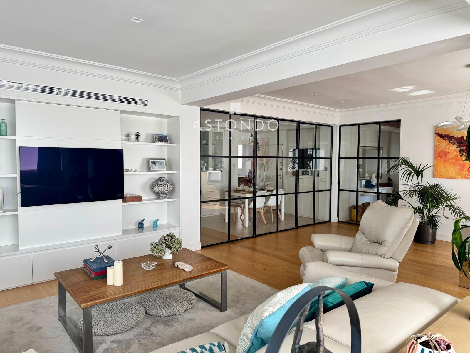An extraordinary 4-bedroom, 2-bathroom apartment is for sale in Chamartín. Includes garage and storage room. - Foto 39