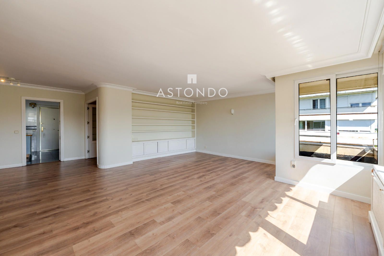 Apartment for sale in Palomas with 4 bedrooms, 3 bathrooms, garage, storage room, and swimming pool. - Foto 4