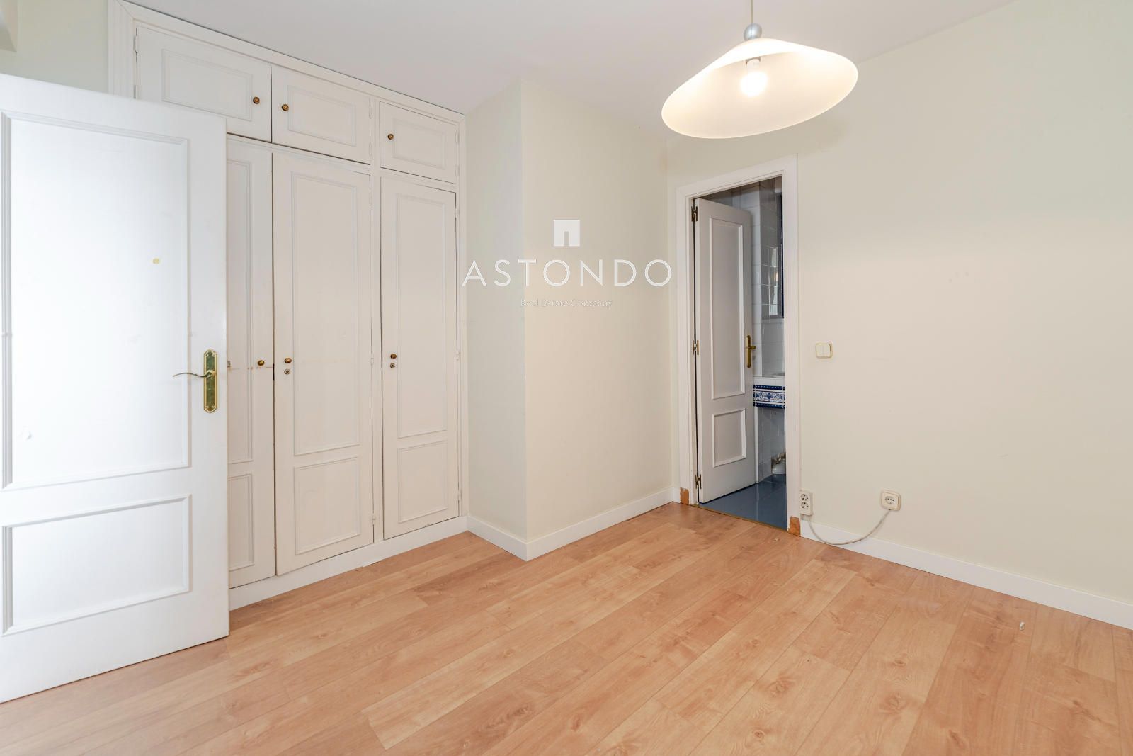 Apartment for sale in Palomas with 4 bedrooms, 3 bathrooms, garage, storage room, and swimming pool. - Foto 15