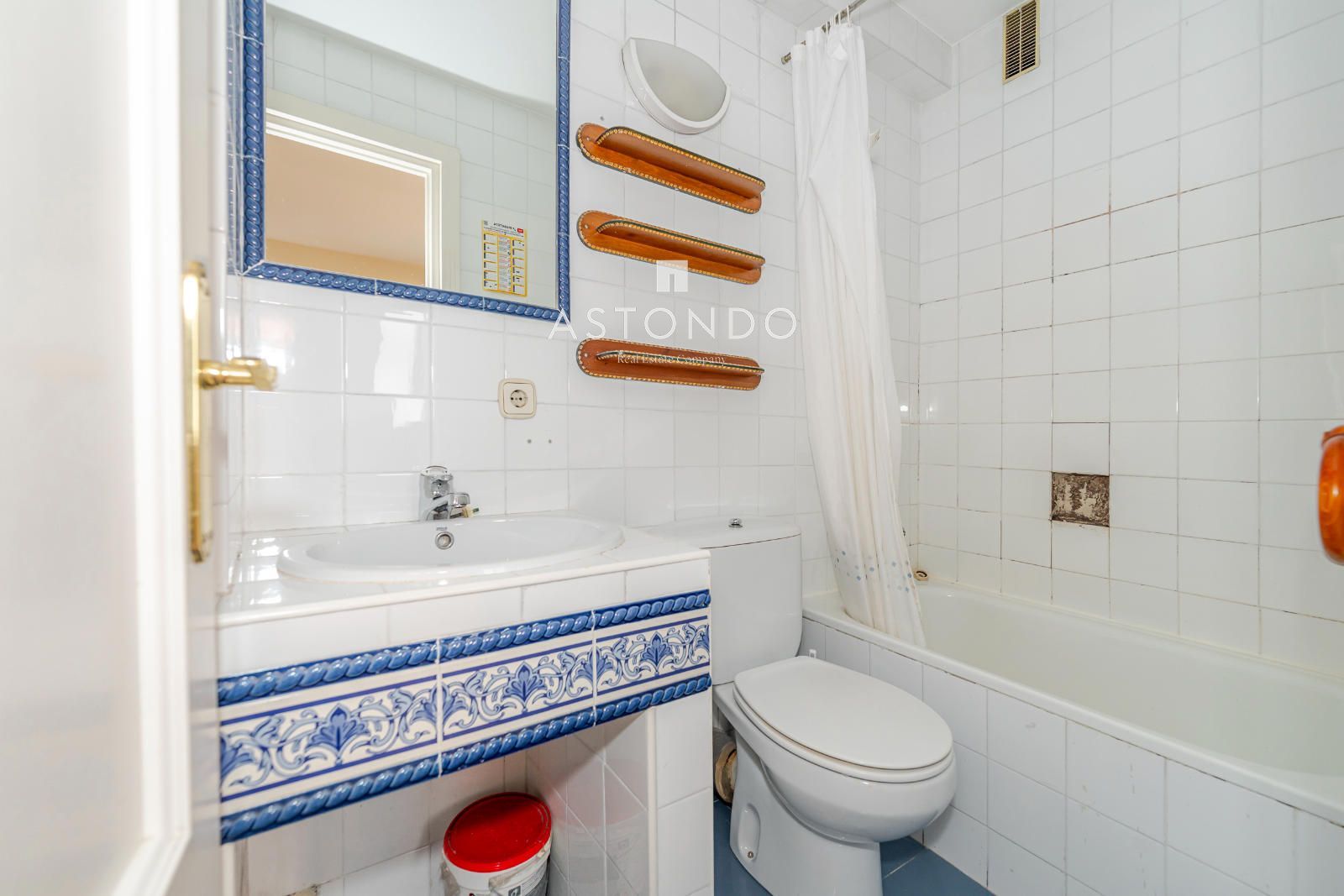 Apartment for sale in Palomas with 4 bedrooms, 3 bathrooms, garage, storage room, and swimming pool. - Foto 18