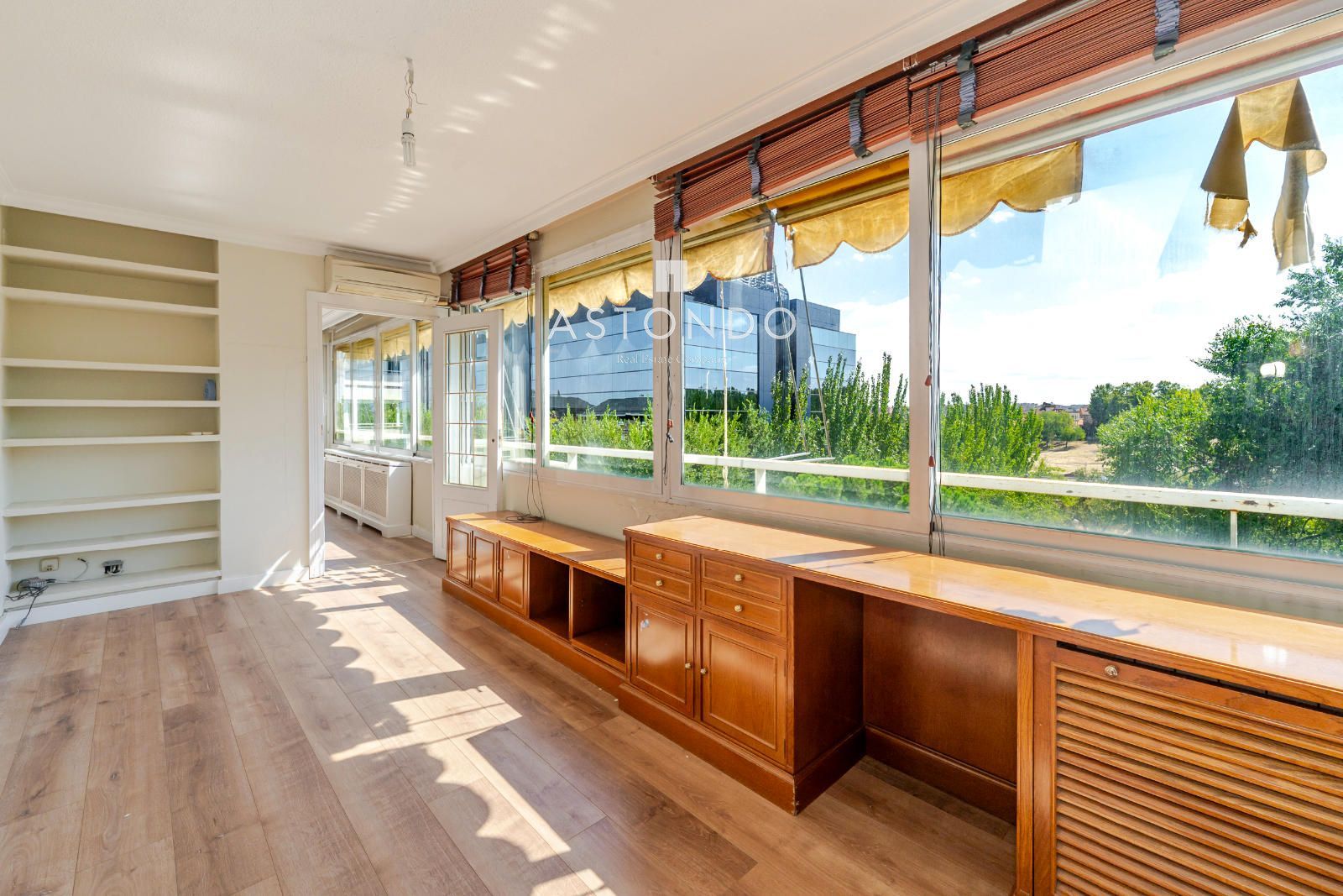 Apartment for sale in Palomas with 4 bedrooms, 3 bathrooms, garage, storage room, and swimming pool. - Foto 28