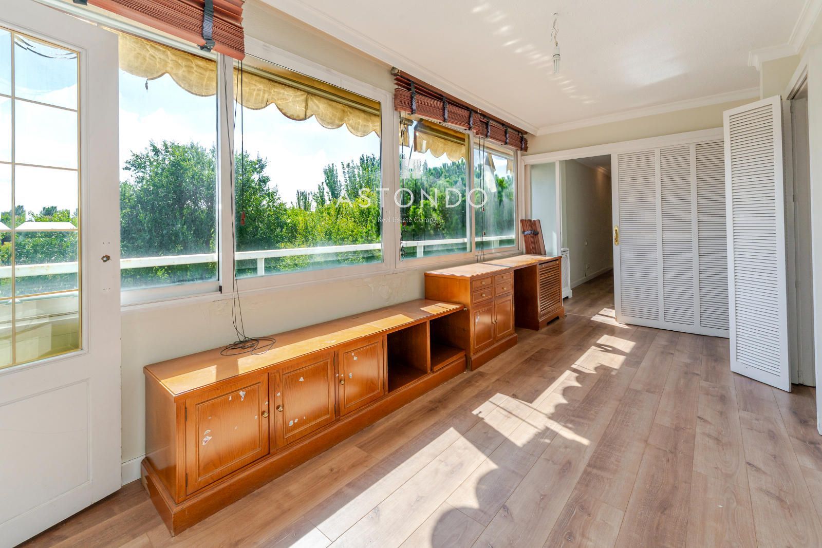 Apartment for sale in Palomas with 4 bedrooms, 3 bathrooms, garage, storage room, and swimming pool. - Foto 29