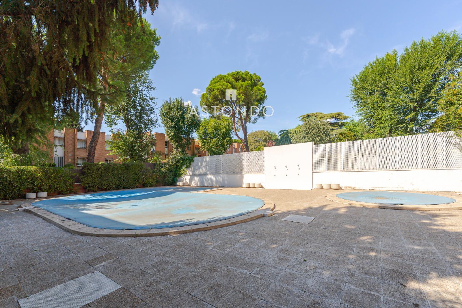 Apartment for sale in Palomas with 4 bedrooms, 3 bathrooms, garage, storage room, and swimming pool. - Foto 44