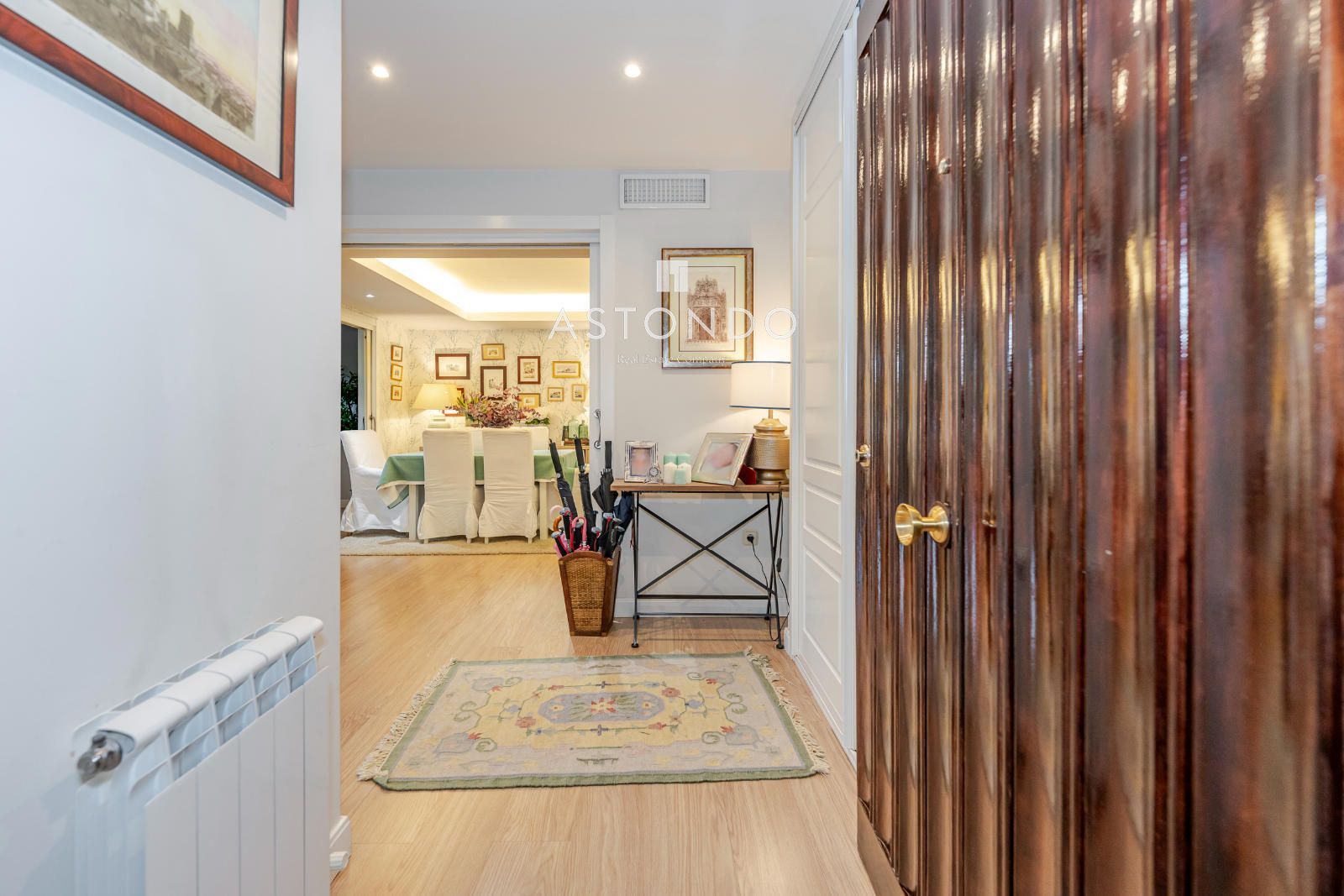Piso reformado en venta de 4 dormitorios, 4 baños con piscina y garaje. - Foto 2