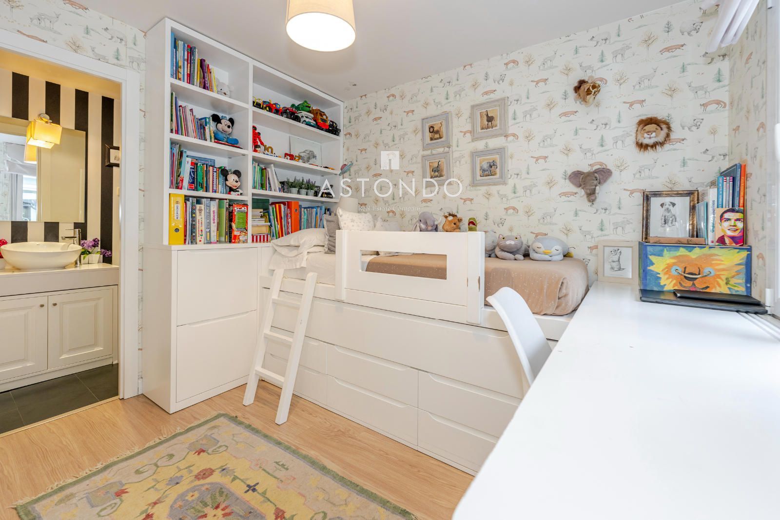 Piso reformado en venta de 4 dormitorios, 4 baños con piscina y garaje. - Foto 17