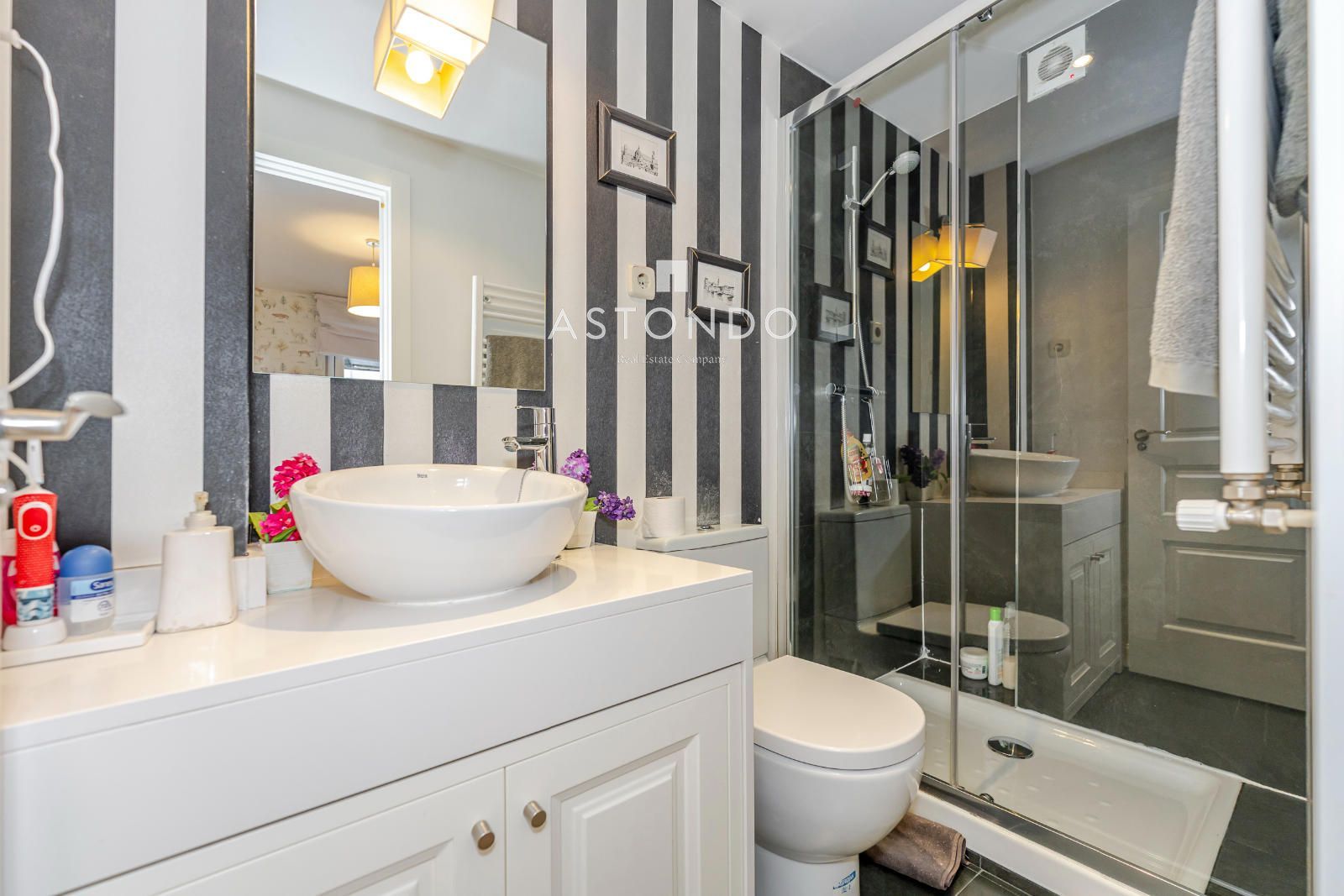 Piso reformado en venta de 4 dormitorios, 4 baños con piscina y garaje. - Foto 30