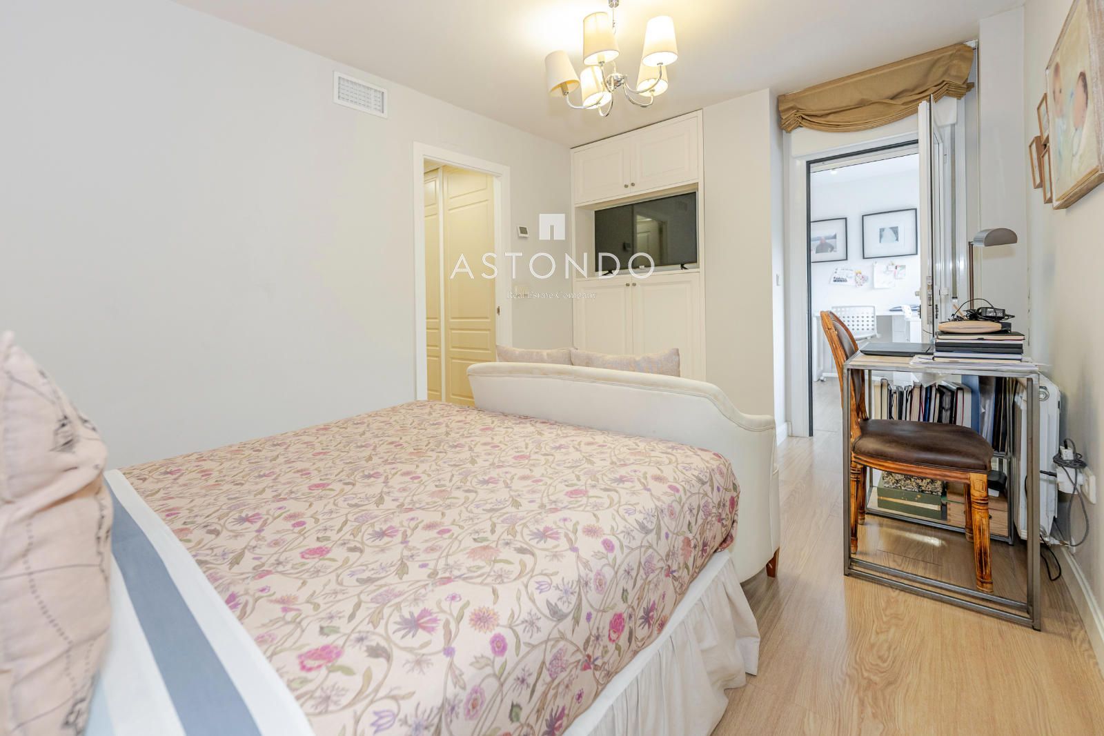 Piso reformado en venta de 4 dormitorios, 4 baños con piscina y garaje. - Foto 26