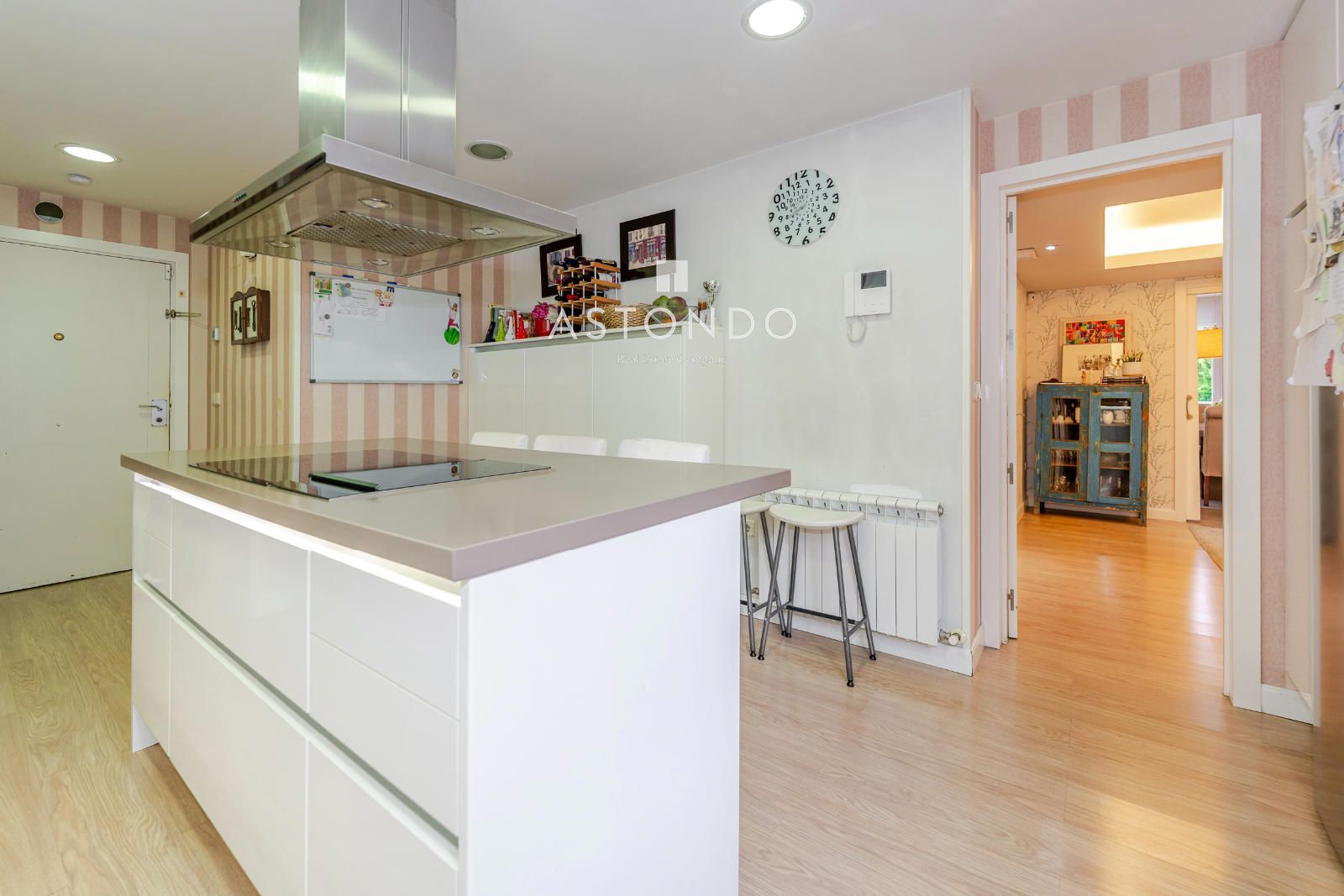 Piso reformado en venta de 4 dormitorios, 4 baños con piscina y garaje. - Foto 37