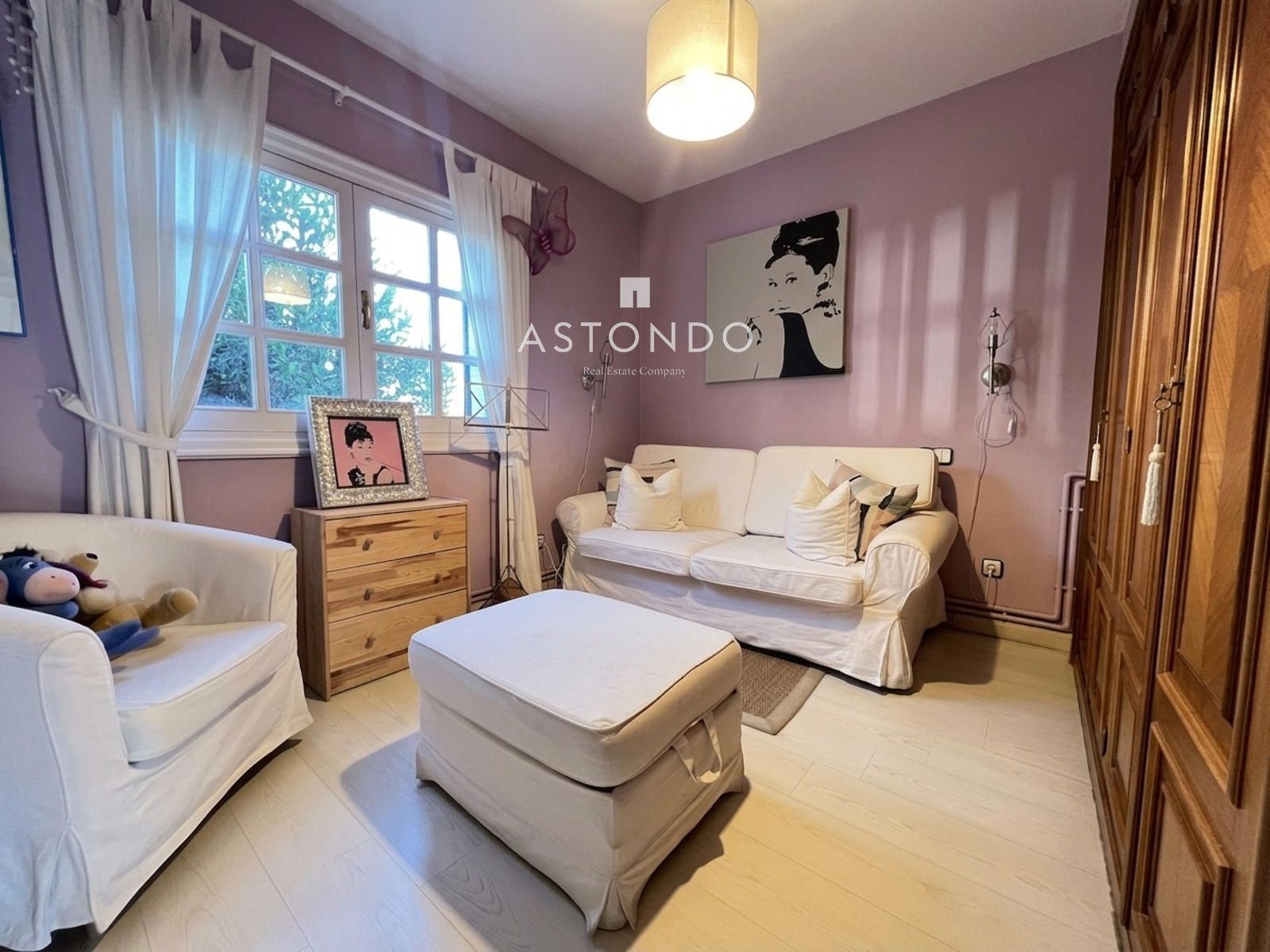 Chalet independiente en venta en Conde Orgaz con 6 dormitorios, 5 baños, piscina y jardín. - Foto 20