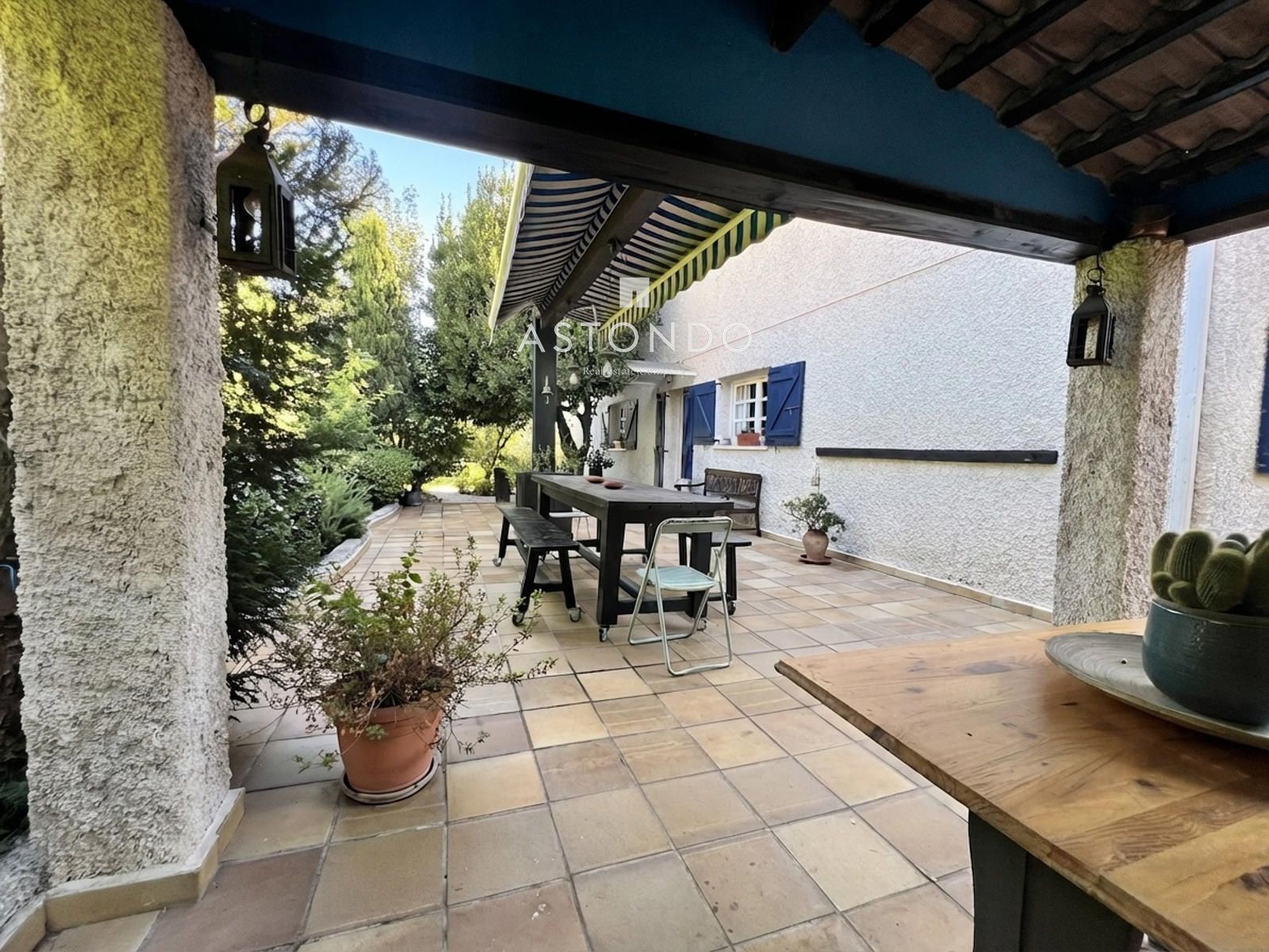Chalet independiente en venta en Conde Orgaz con 6 dormitorios, 5 baños, piscina y jardín. - Foto 31