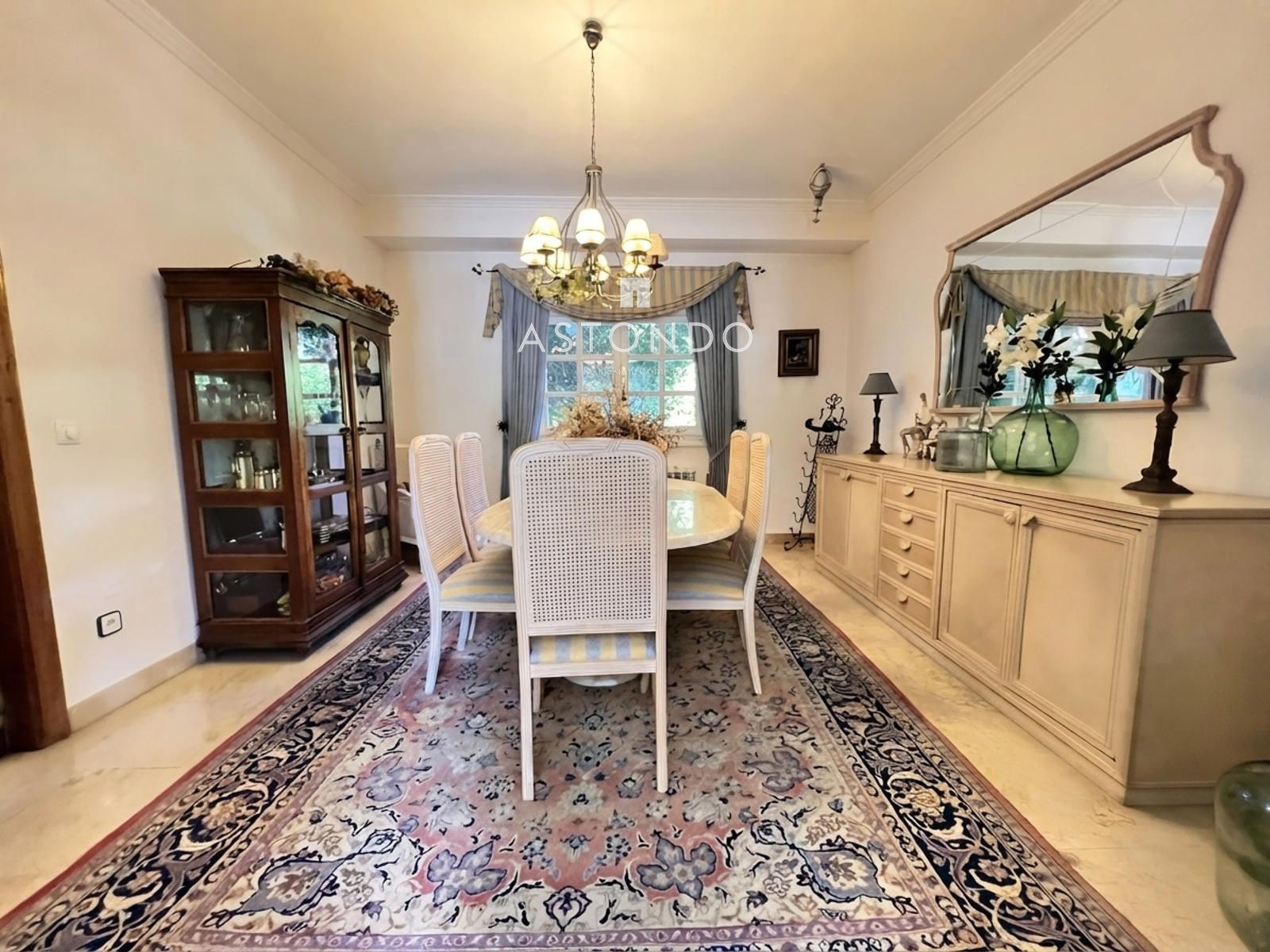 Chalet independiente en venta en Conde Orgaz con 6 dormitorios, 5 baños, piscina y jardín. - Foto 13