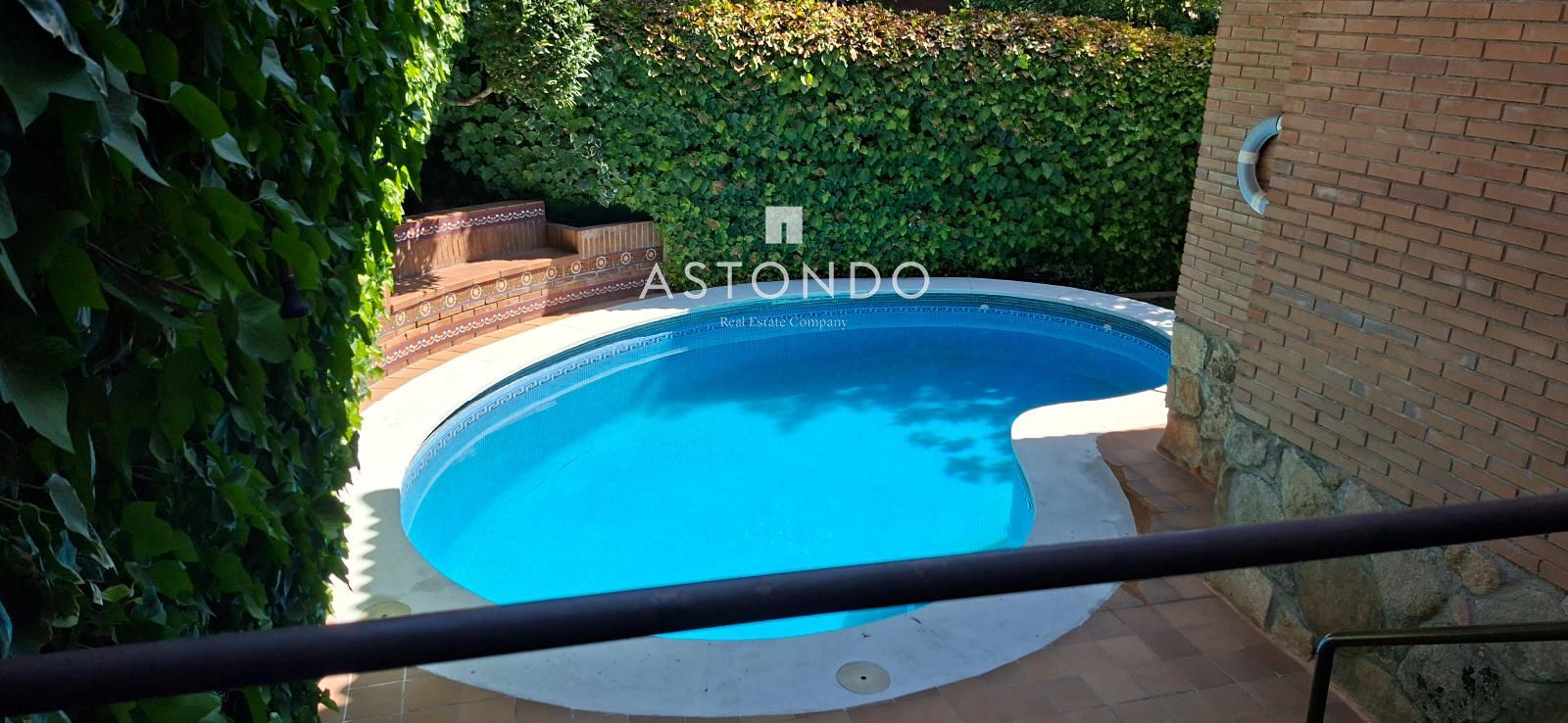 Maison de ville en vente Madrid. Ref: 4841. ASTONDO REAL ESTATE