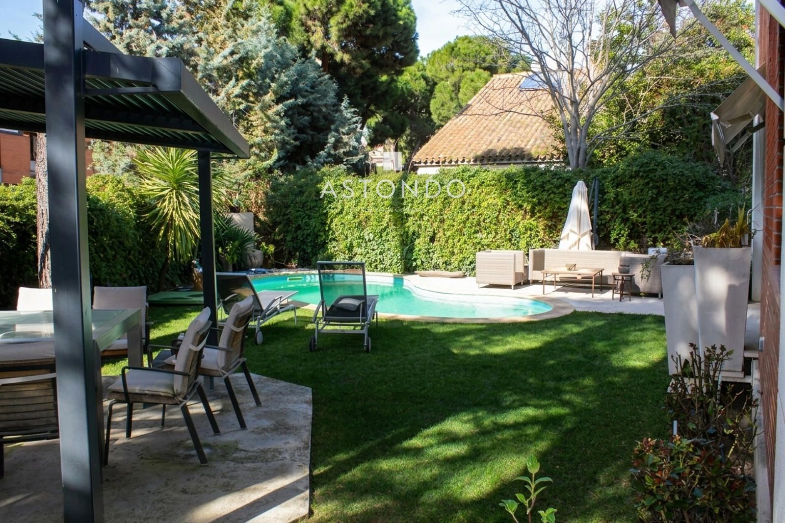 Chalet Independiente en venta Madrid. Ref: 4858. ASTONDO REAL ESTATE