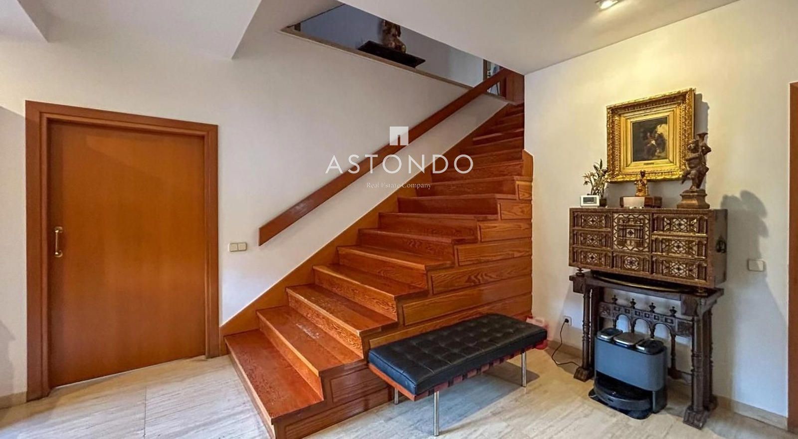 Chalet en venta conde Orgaz de 5 dormitorios, 5 baños, piscina con aerotermia - Foto 3