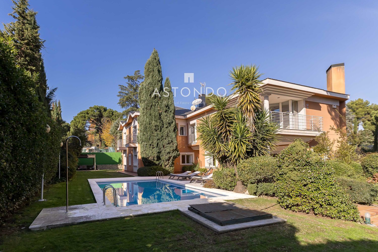 House for sale Madrid. Ref: 4911. ASTONDO REAL ESTATE