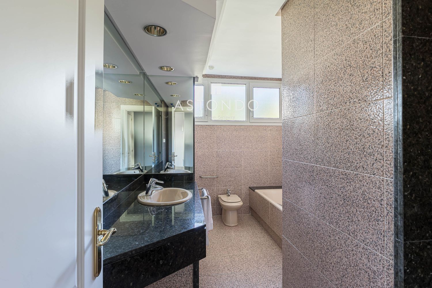 Detached house for sale in Conde Orgaz with 7 bedrooms, 8 bathrooms, and a swimming pool. - Foto 23