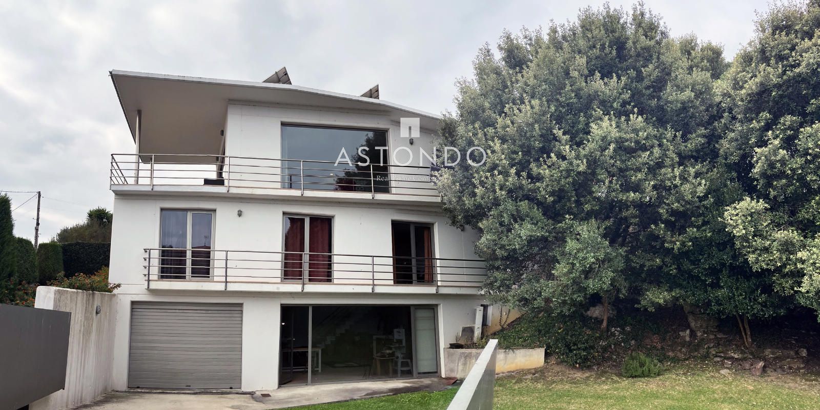 En Ajo, se vende chalet independiente con 4 habitaciones 4 baños, con vistas al mar - Foto 2